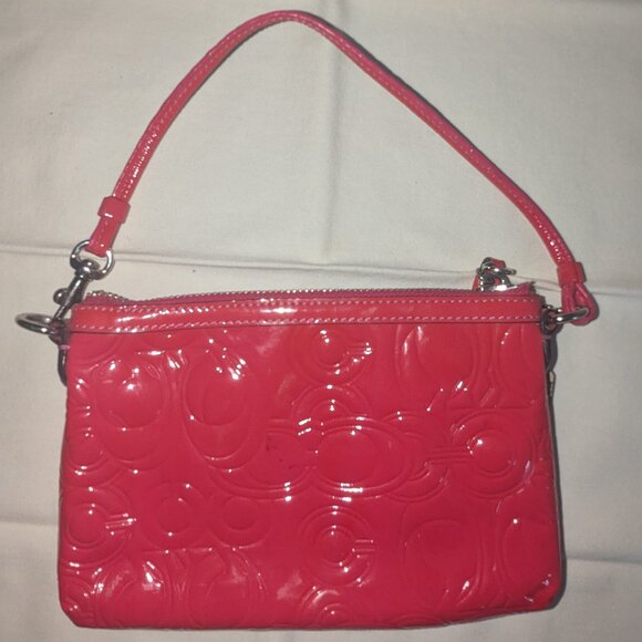 Coach Y2K POPPY patent leather pink wristlet - Picture 2 of 3